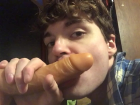 Fresh-faced twink Niko Springs engages in steamy activities and vocalizations while pleasuring herself with a dildo